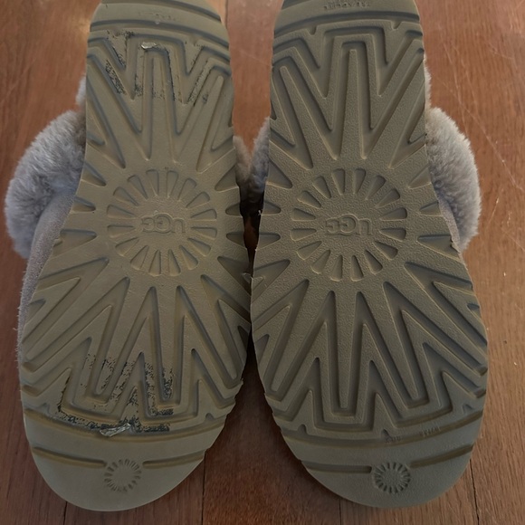 Ugg slippers, size 8 - Picture 3 of 3